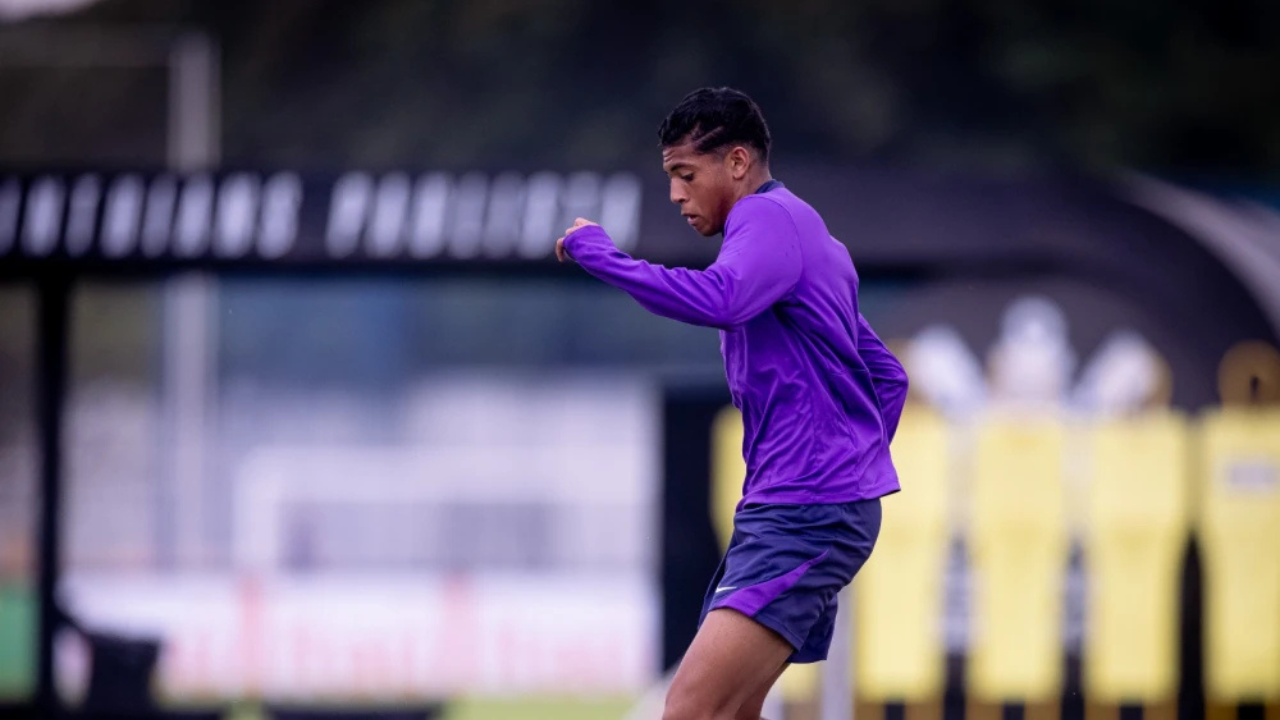 Conheça Kauê Furquim, joia de 16 anos que treina com o profissional do Corinthians