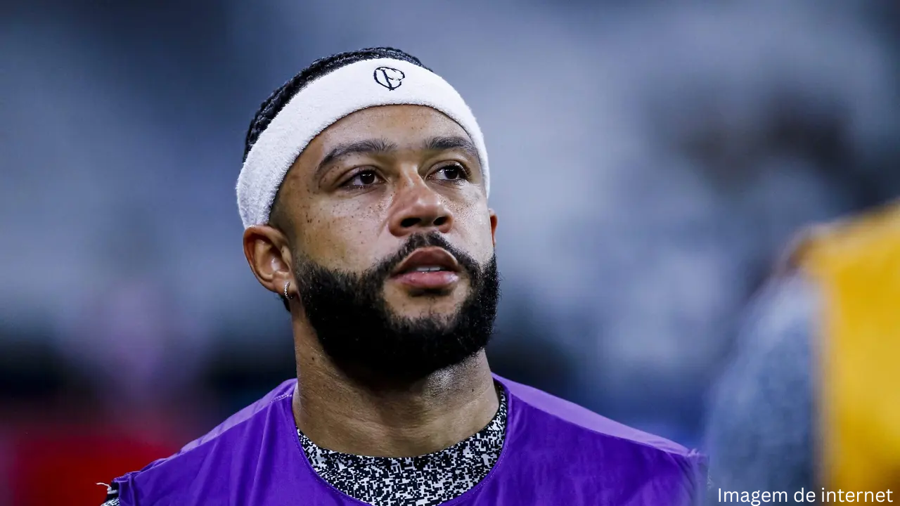 Memphis Depay falta a treino do Corinthians sem avisar e aumenta tensão no clube
