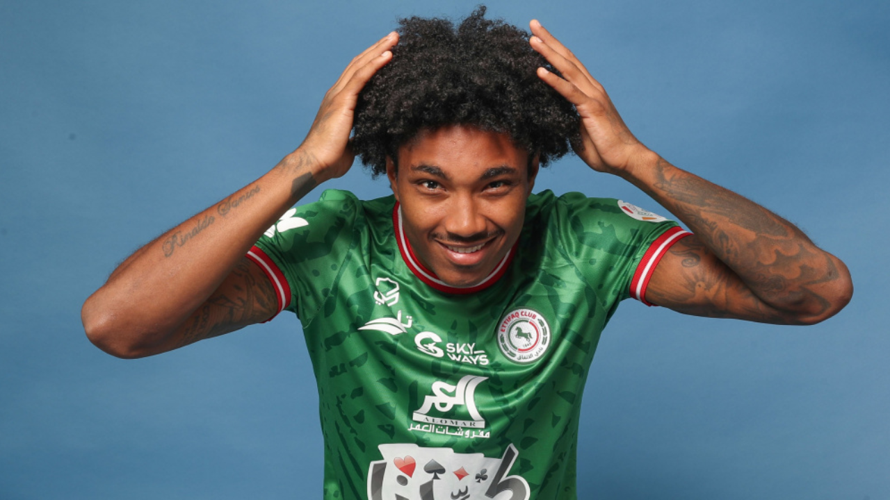 Vitinho, ex-Flamengo, é oferecido ao Corinthians e agrada nos bastidores