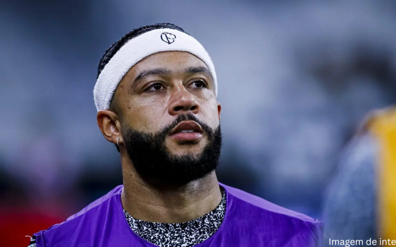 Memphis Depay falta a treino do Corinthians sem avisar e aumenta tensão no clube