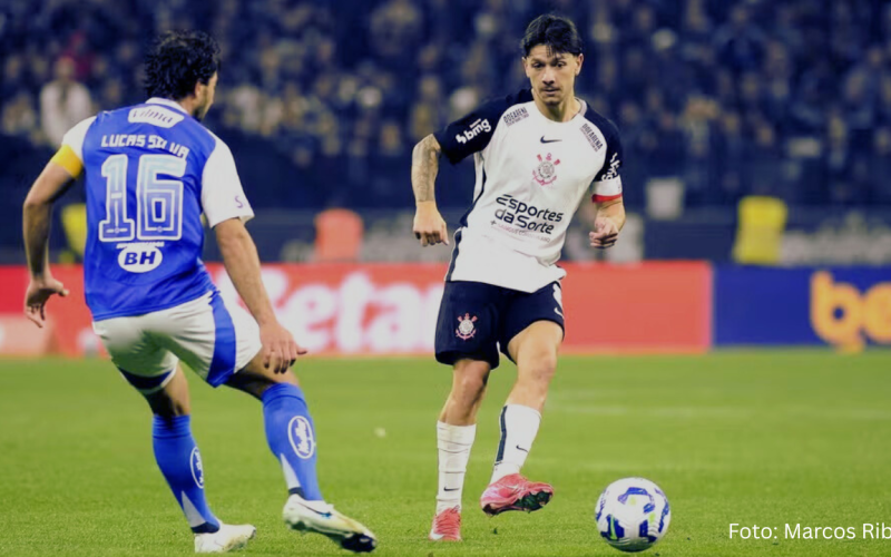 Corinthians mostra evolução e segura líder Cruzeiro na Neo Química Arena