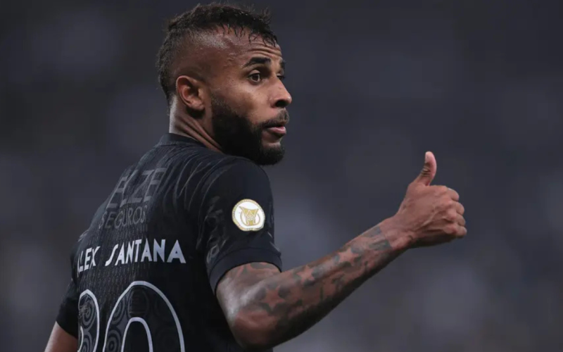 Corinthians dá aval para empréstimo de Alex Santana ao Grêmio e prevê novas saídas no elenco